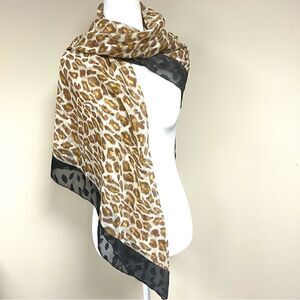 Aker animal print scarf with black trim